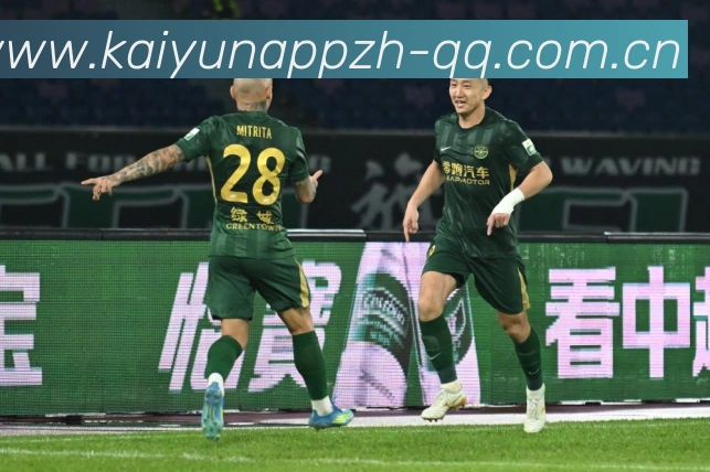 斯内德称穆帅最适合掌控皇马更衣室姆巴佩不宜以度假为中心战术观察:最新赛事动态与深度分析 斯内德称穆帅最适合掌控皇马更衣室姆巴佩不宜以度假为中心战术观察:最新赛事动态与深度分析